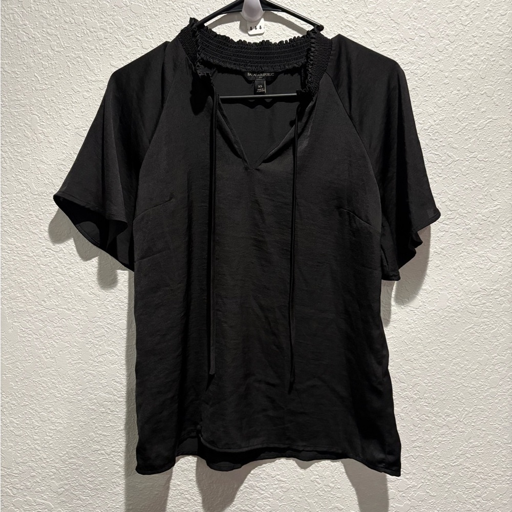 Banana Republic Black Blouse with Tie Neck Size‎ XS Condition